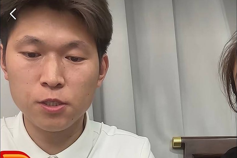 电竞酒店 杜远洋 偷情被抓 仅穿内裤满街狂奔