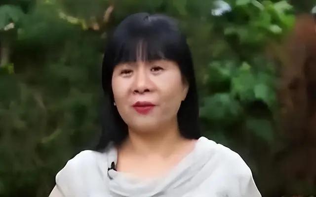 清华才女王丽红，远嫁非洲生五子，父亲气得一夜白头，如今怎样？