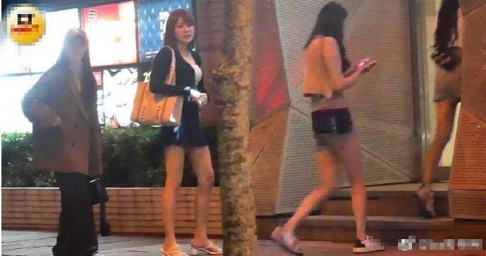 台媒曝许雅钧进出夜店约会美女 小S方拒绝回应