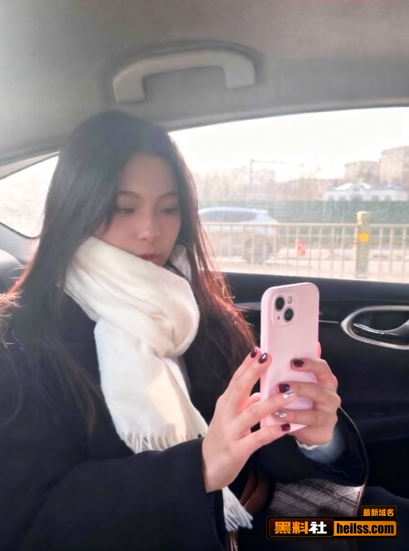 推特精致反差婊卢绘旭