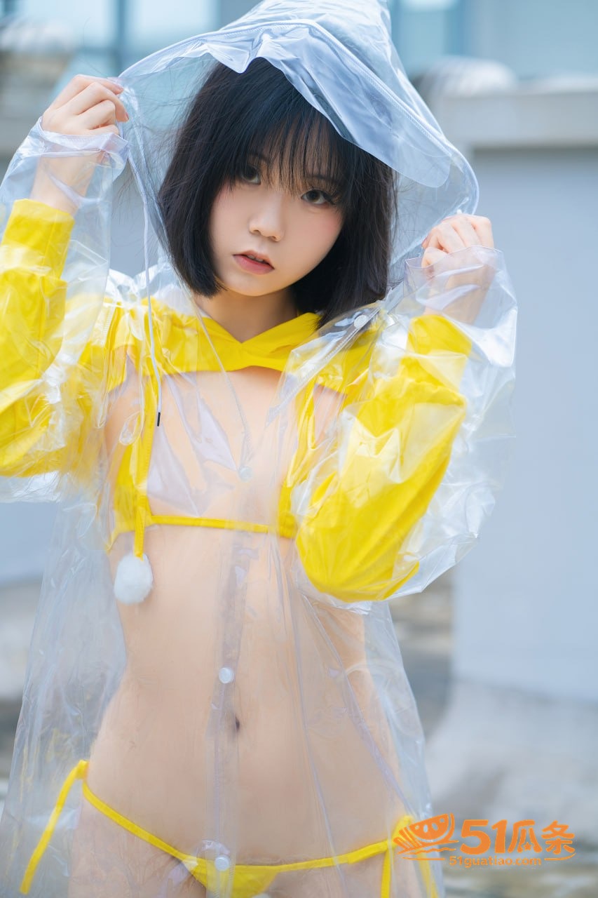一只小栗奈 天台雨衣相关图片7