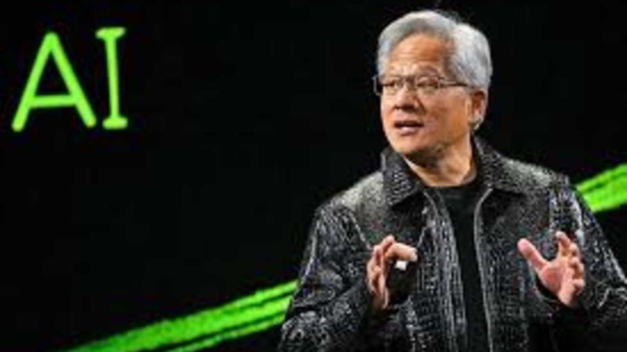 黄仁勋反对美国封禁中国 AI 模型，美方为什么要封禁？禁令真能落地吗？