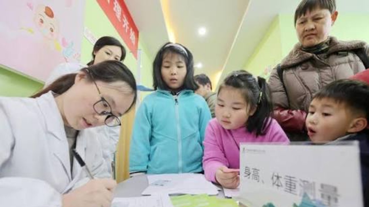 9 岁女童确诊性早熟，骨龄超实际年龄近 3 岁，长期大量摄入高碳水、经常熬夜是主要原因吗？怎样预防性早熟？