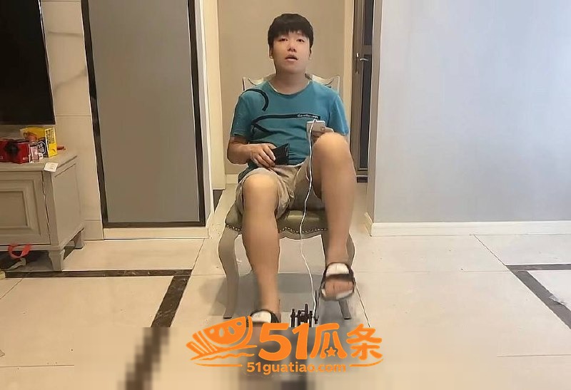 恋足癖 艺小天冲鸭 相关图片3