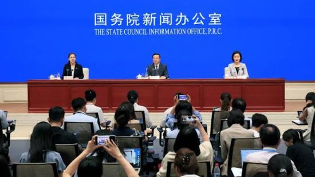 从半年报看中国经济三重底色