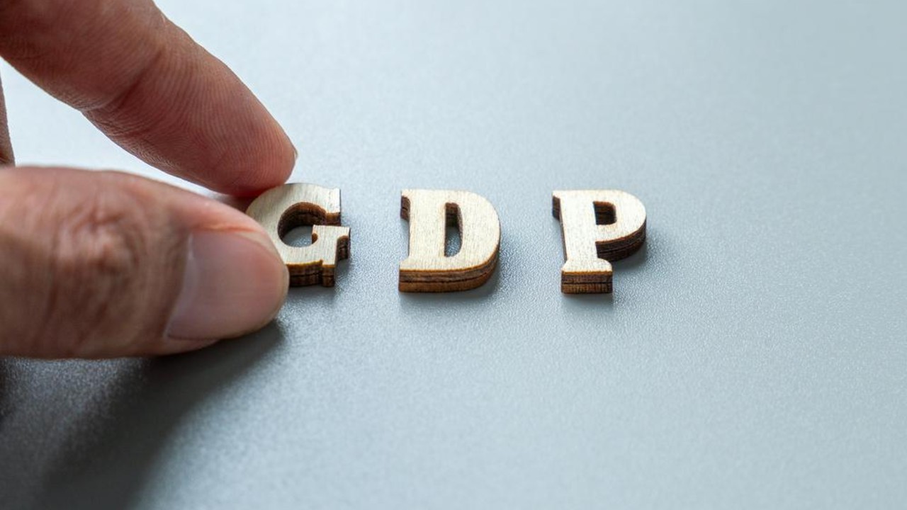 2026 年上半年 GDP 695704 亿元，同比增长 4.7%，如何解读这一数据？