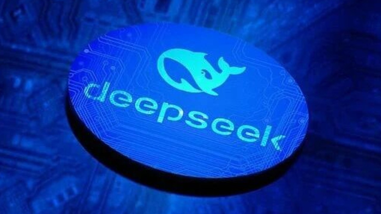 阿里巴巴拟配售 800 亿港元新股，全部投入 AI 建设，怎样解读这一操作？对市场有哪些影响？