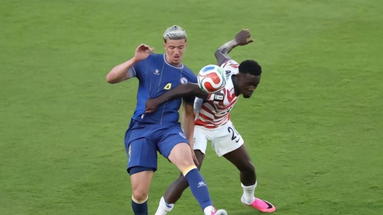 FIFA 决定美国核心主力巴洛贡红牌停赛处罚暂缓一年执行，如何评价这一决定？