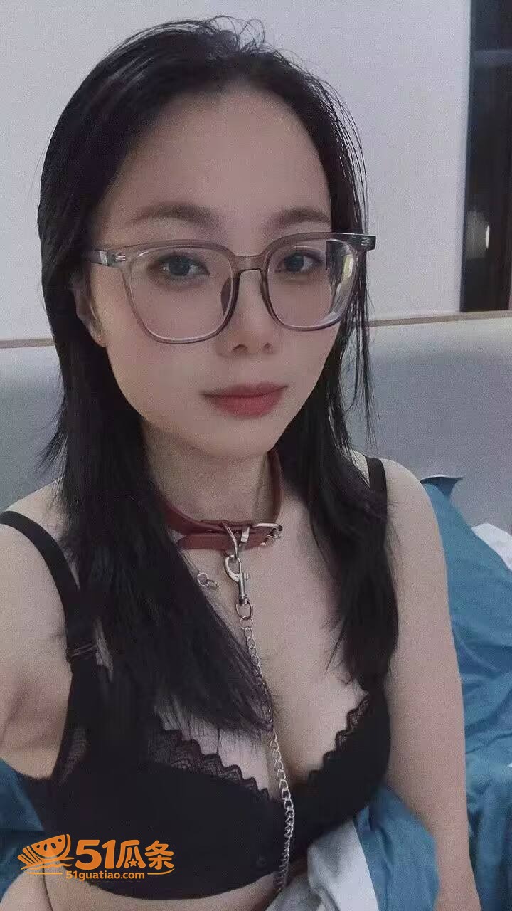 苏桐 深圳中学英语老师 夫妻交换被口到腿软