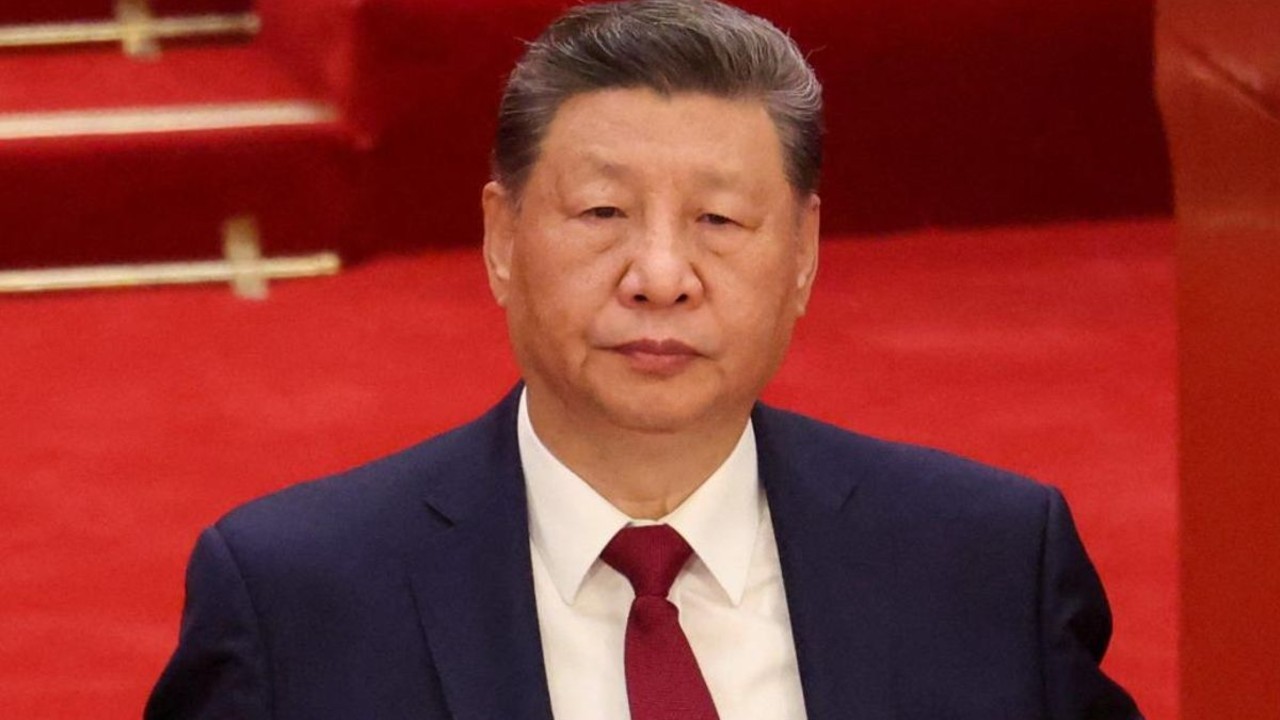 习近平等向西藏泥石流遇难人员默哀