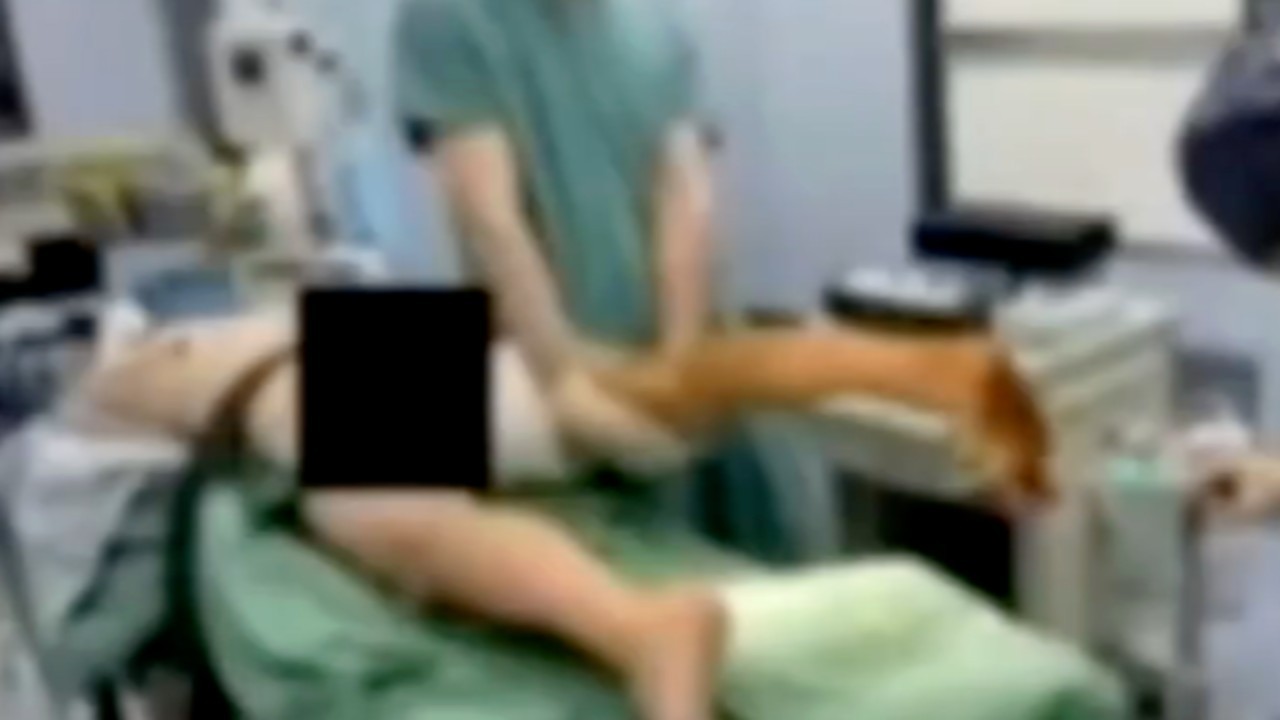 假医生借看体态照诱导患者发裸照