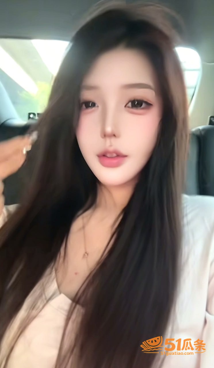 网红KK3岁/曹雨婷 睡人男友还欠债不还 被原女友当街薅头发