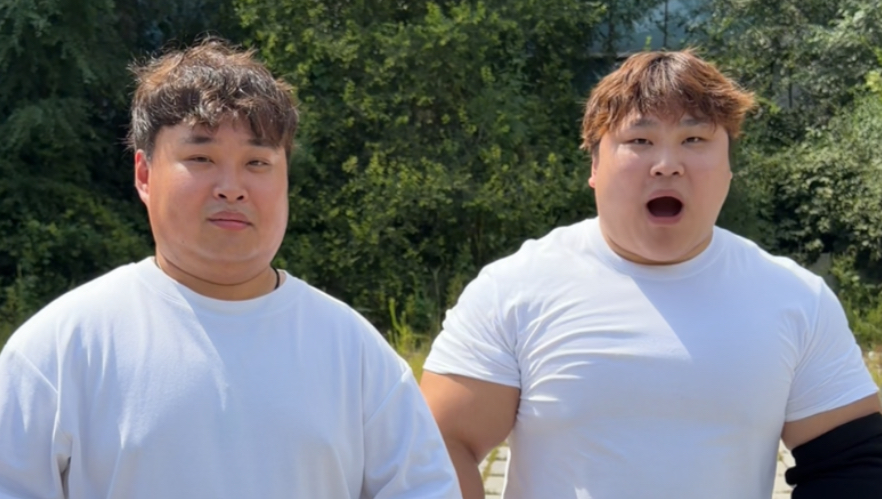 李炮儿在李炮儿模仿大赛中获得了第二名