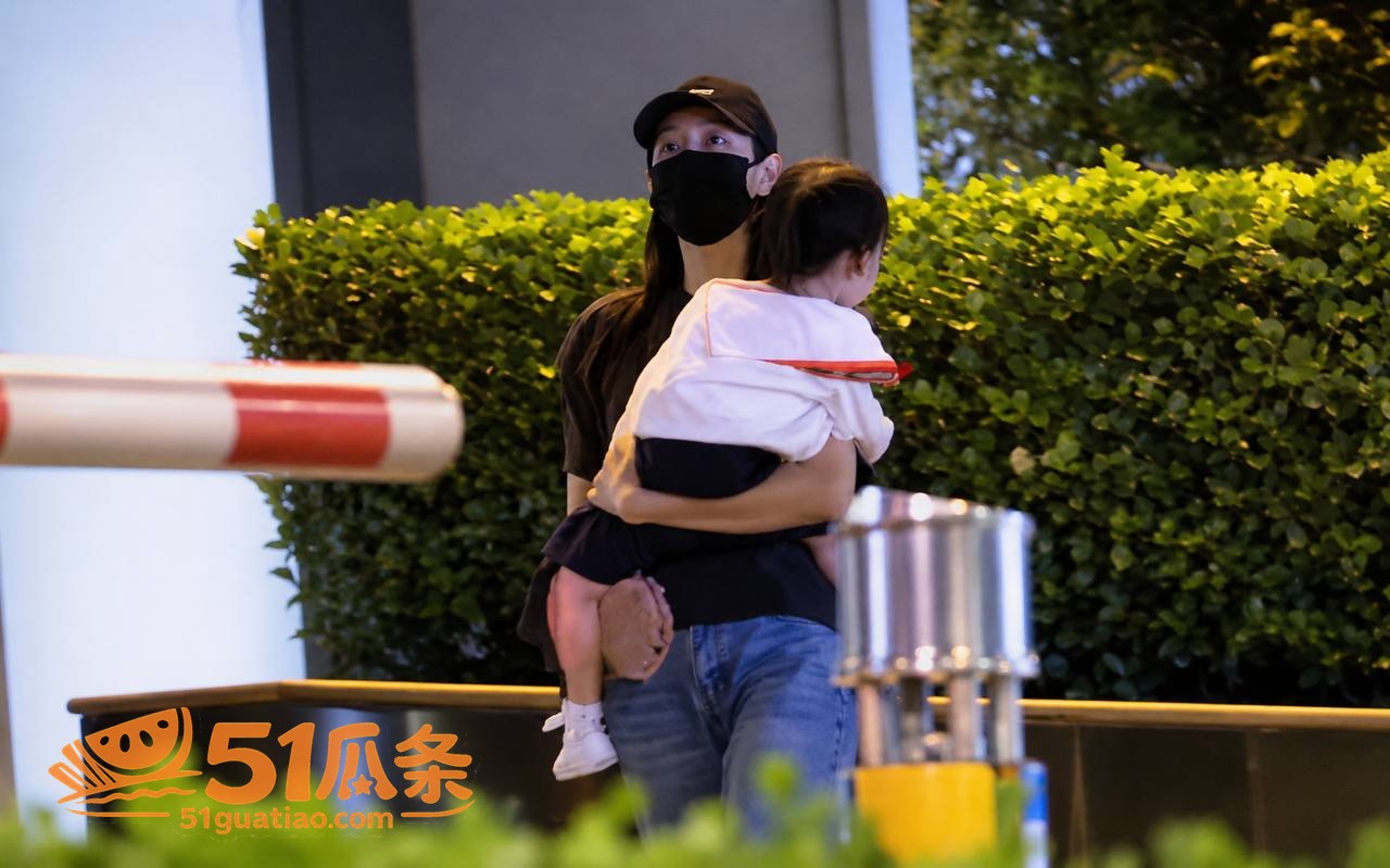 王鸥 承认独自养娃 相关图片45