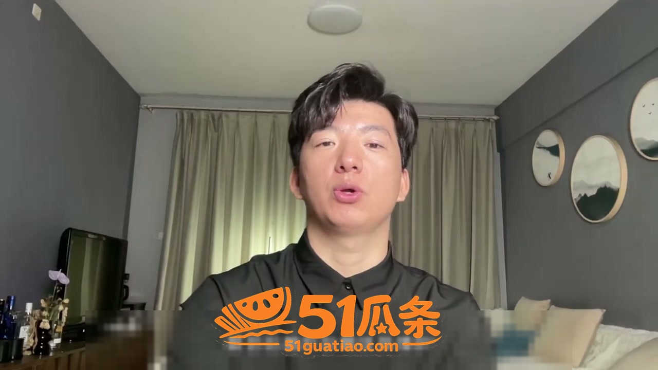 黑衣贝雷帽女 街头搭相关图片1