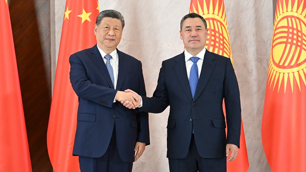 习近平同吉尔吉斯斯坦总统会谈