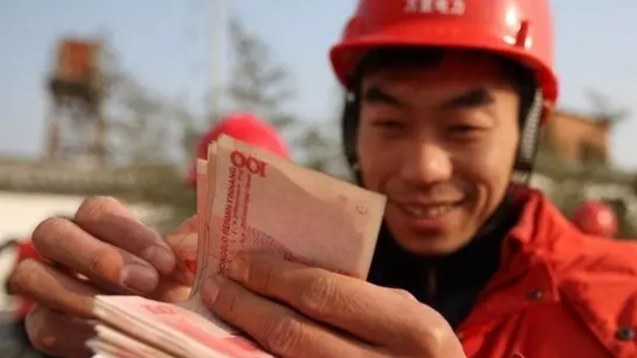 最低工资标准上调 这些待遇跟着涨