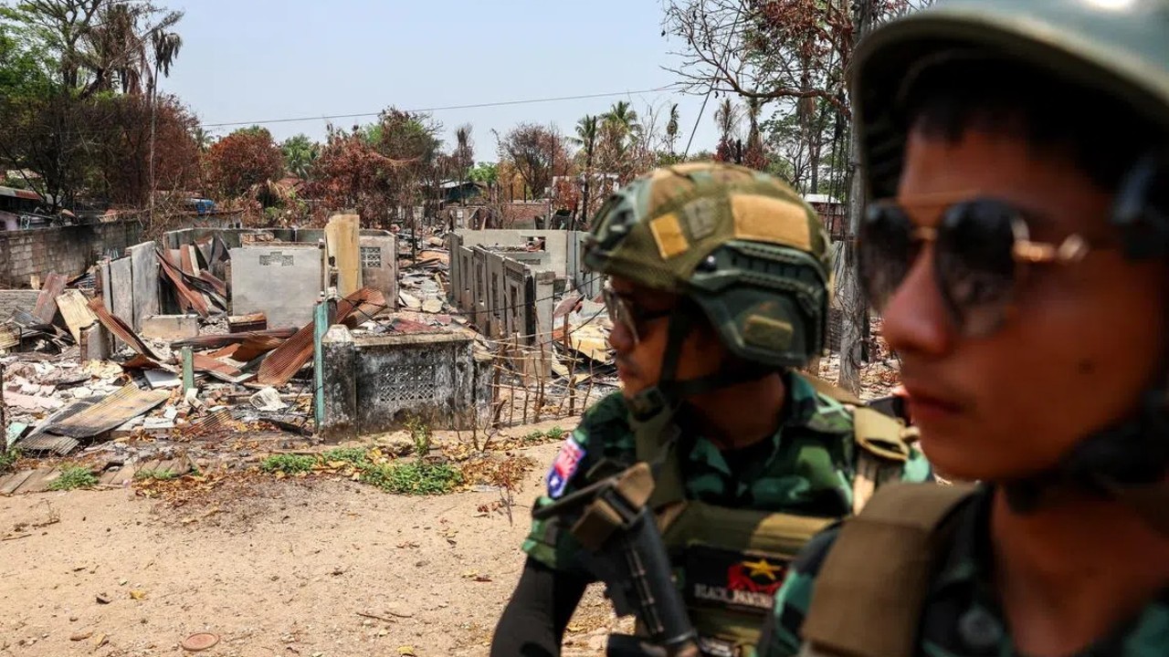 🇲🇲缅甸妙瓦底体育场已被当地军警及武装力量作为集中扣押、核查和安置涉诈人员的临时运转中心。