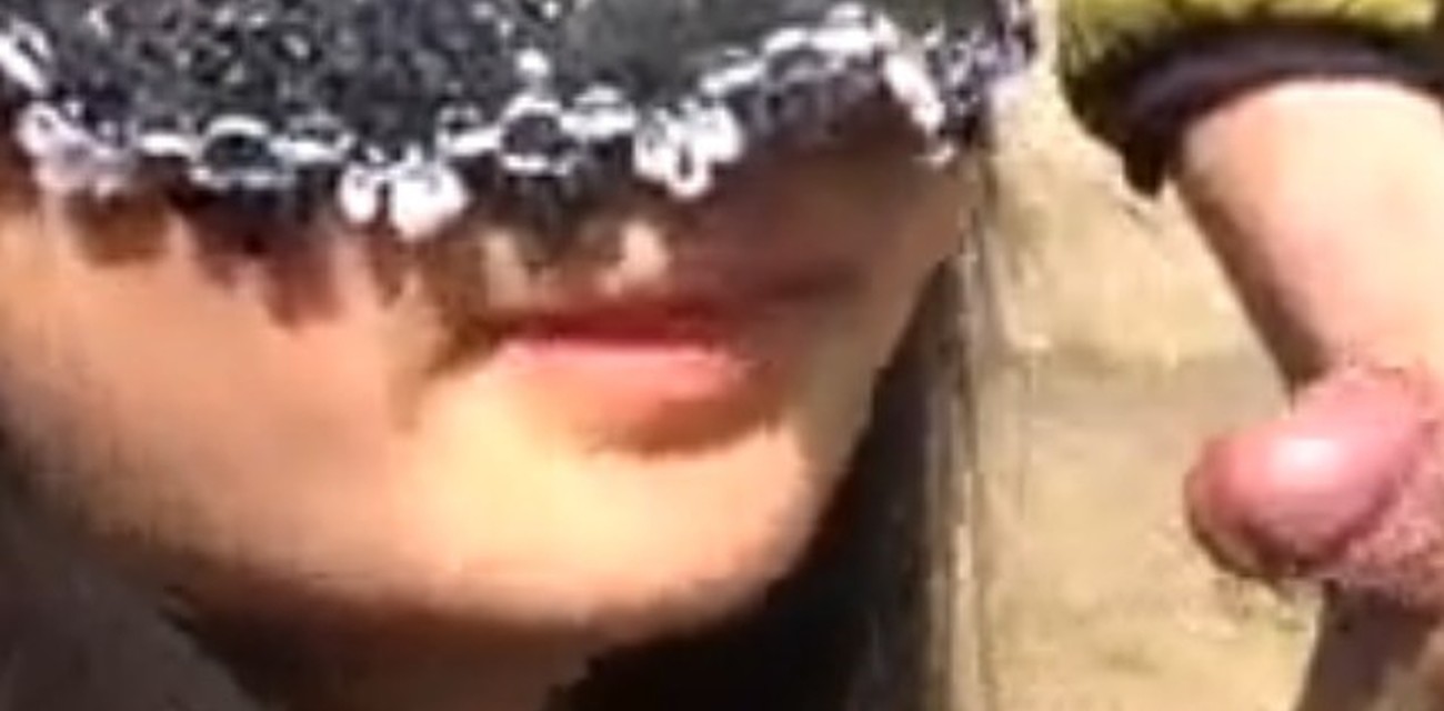 小情侣野外玩刺激大白天黑丝诱惑后入大长腿除了BB哪都冷吧 视频封面