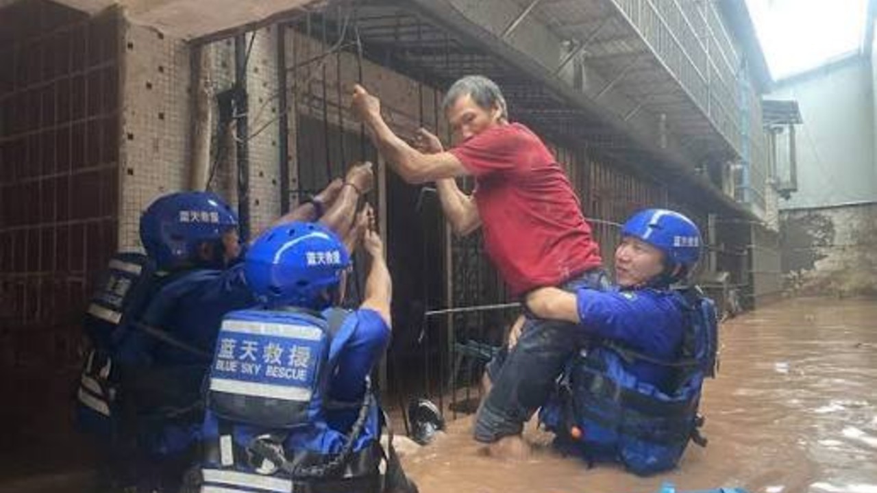 重庆开州暴雨救援人员逆行