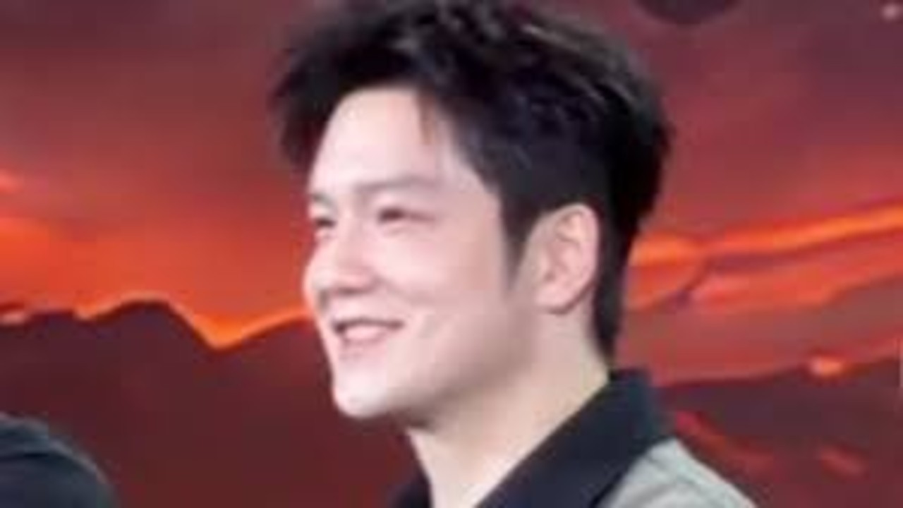 樊振东回国后首次公开亮相