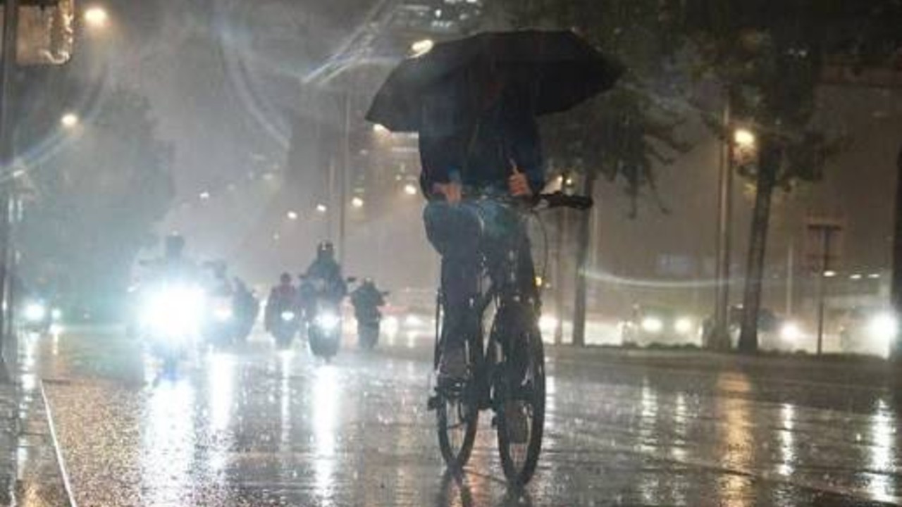 北京大雨局地暴雨最高17℃