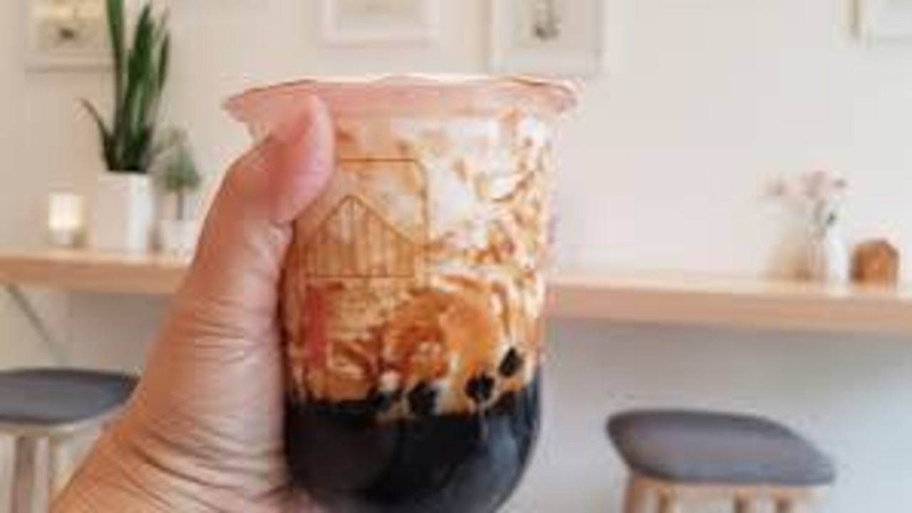 开奶茶店月销百万大学生：到手七八千
