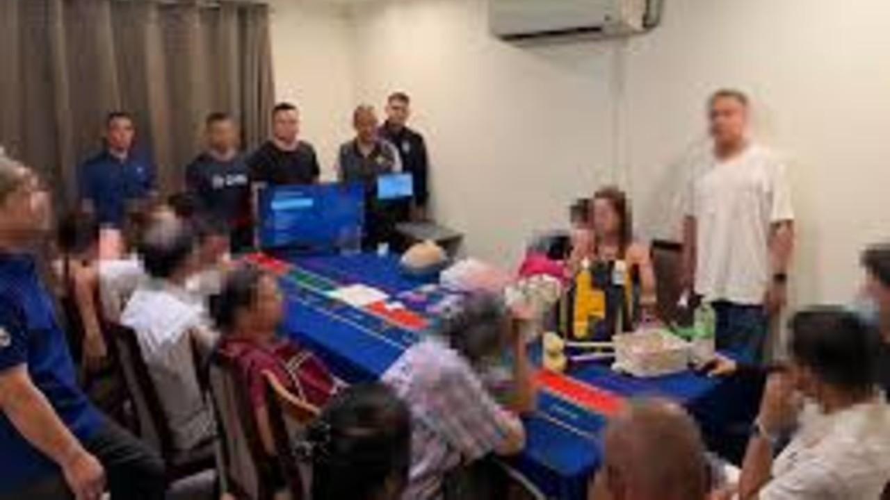 芭提雅中餐厅楼上暗藏赌局 18人被抓查获近5万泰铢昨日，