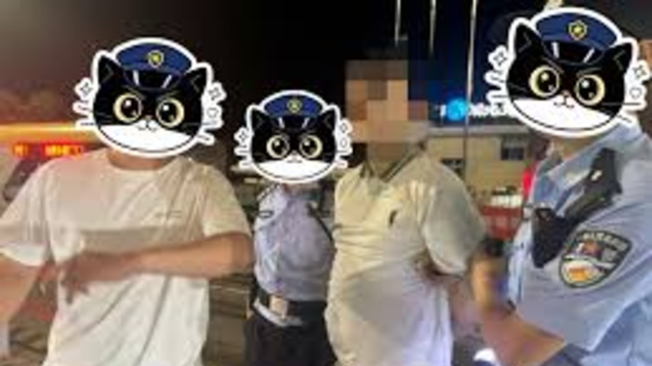 湖北毒贩冲卡被警方抓获