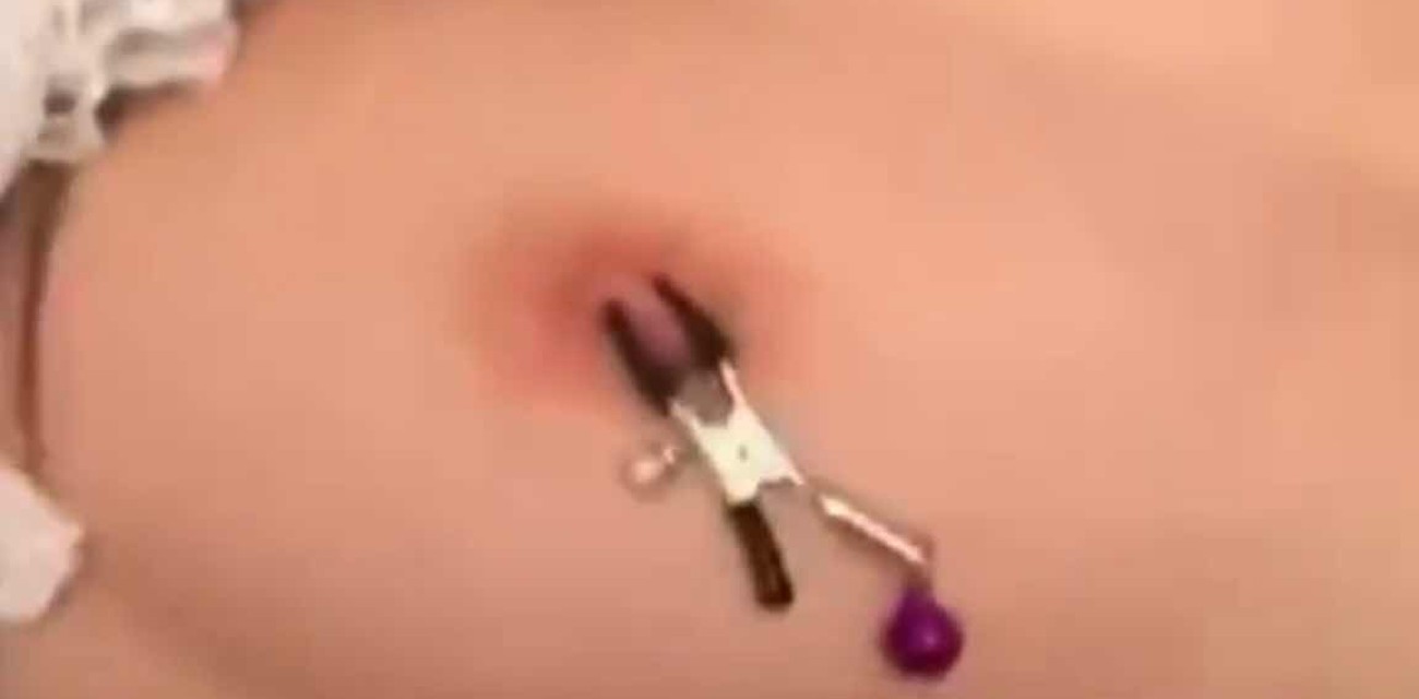 重口SM调教现场 美女被滴蜡折磨到哭喊求饶的极致羞辱视频封面