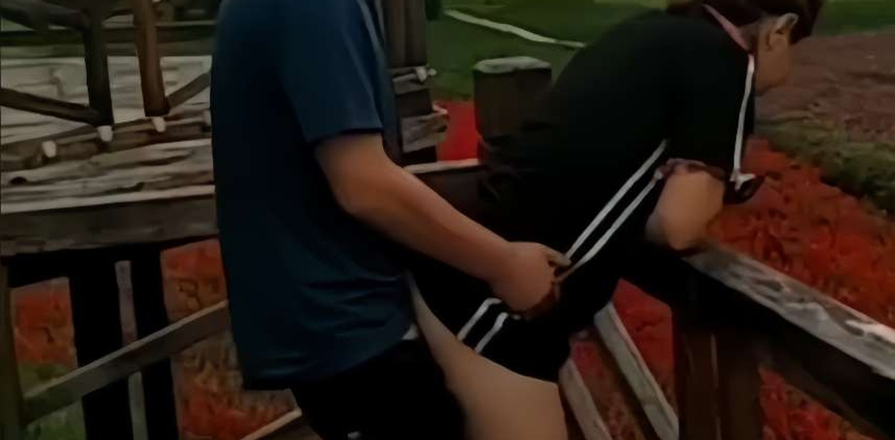 户外野战刺激激情 美女与男友在山林中大胆后入 极致美景相伴视频封面
