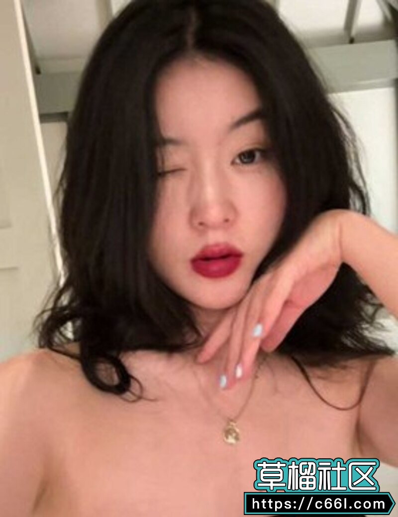 天津新婚人妻 刘洋 夫妻私拍情趣调教 反差人妻 露脸口交骑乘内射 - 图1